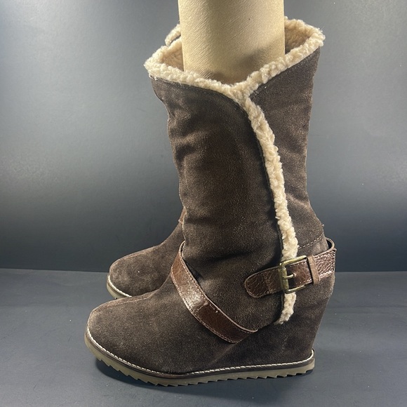 Skechers Women's Mid-calf Boot Wedge Heel Brown Size 7 Suede Cozy Strapp… - Picture 3 of 8